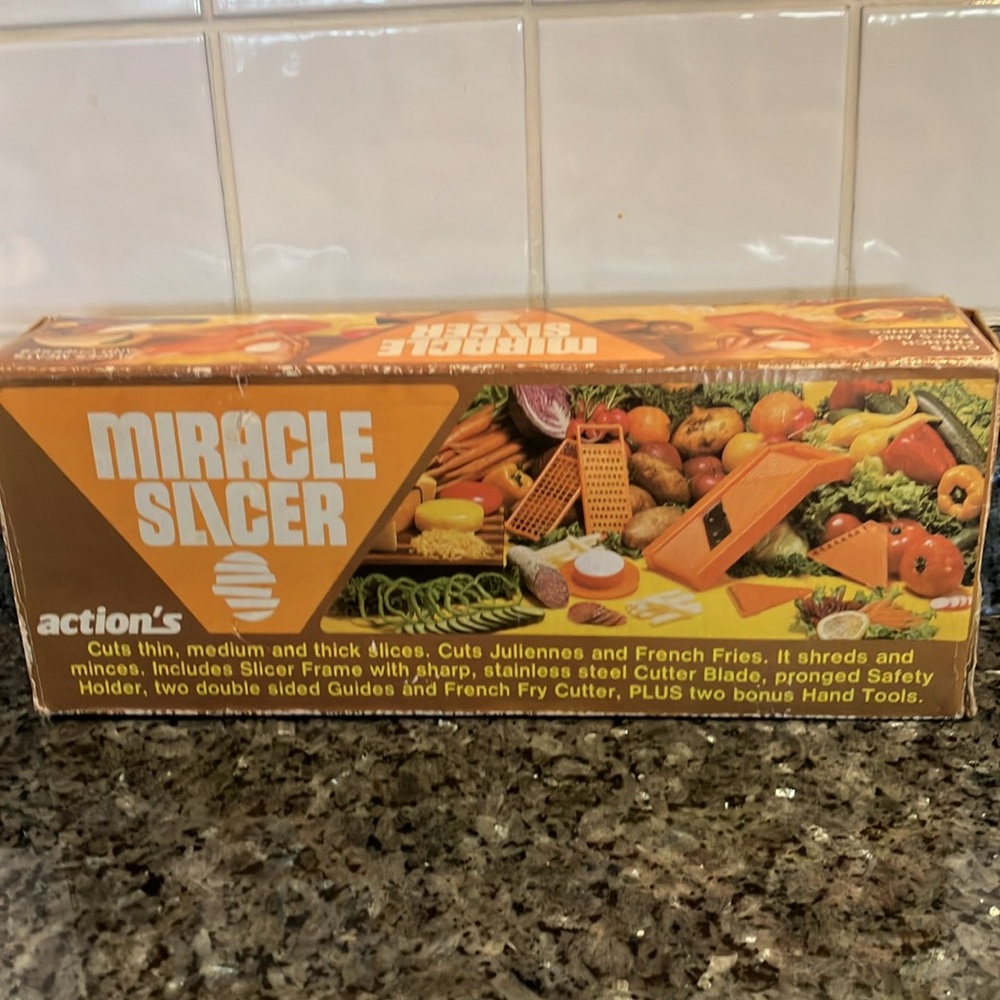 NIB Vintage Miracle Mandoline  Slicer 1984. Includes Blades for Multiple Cuts